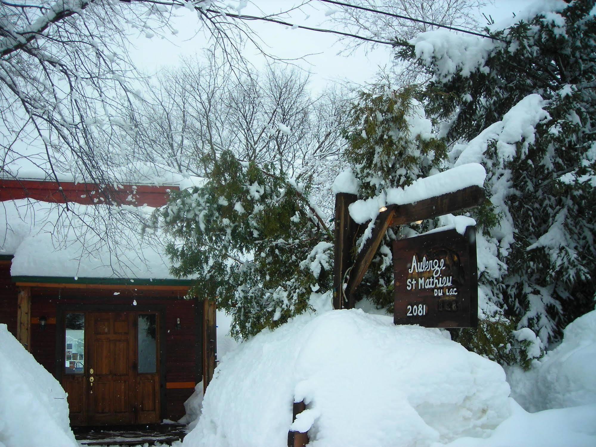 Auberge St-Mathieu du Lac Saint-Mathieu-du-Parc Exterior foto